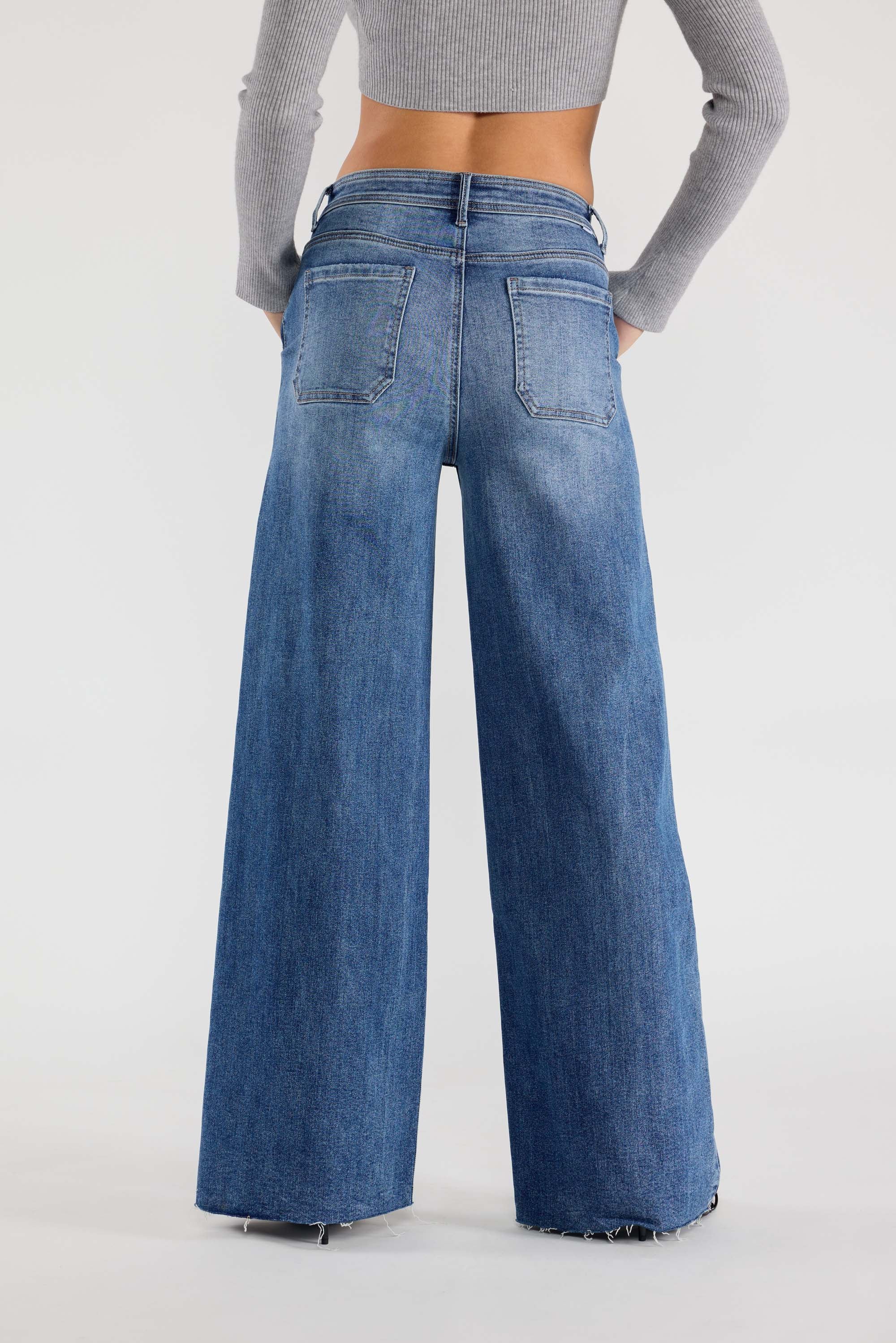 Wide Straight Jeans 15