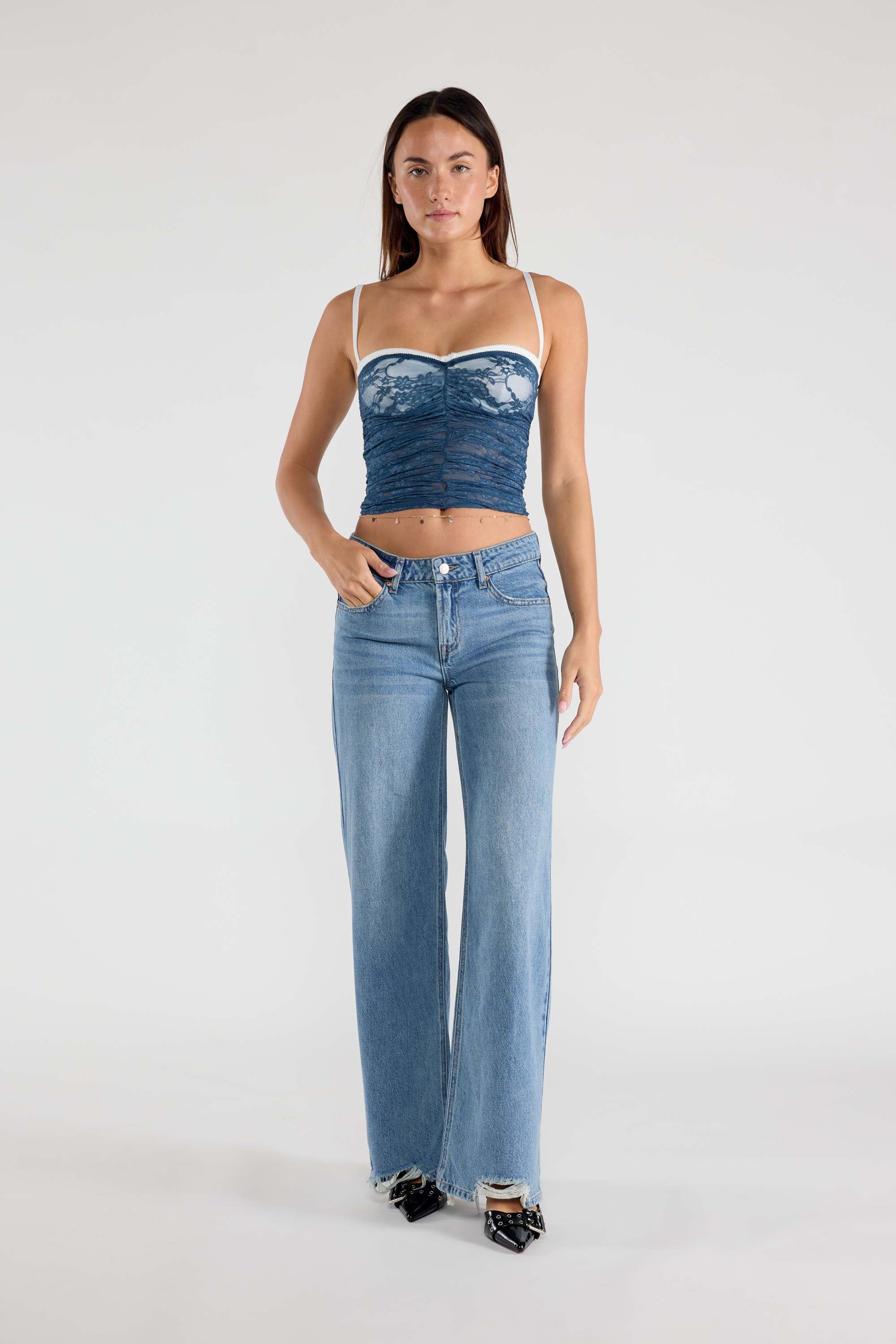 Low Waist Baggy Wide Leg Jeans with Chewed Hem 3
