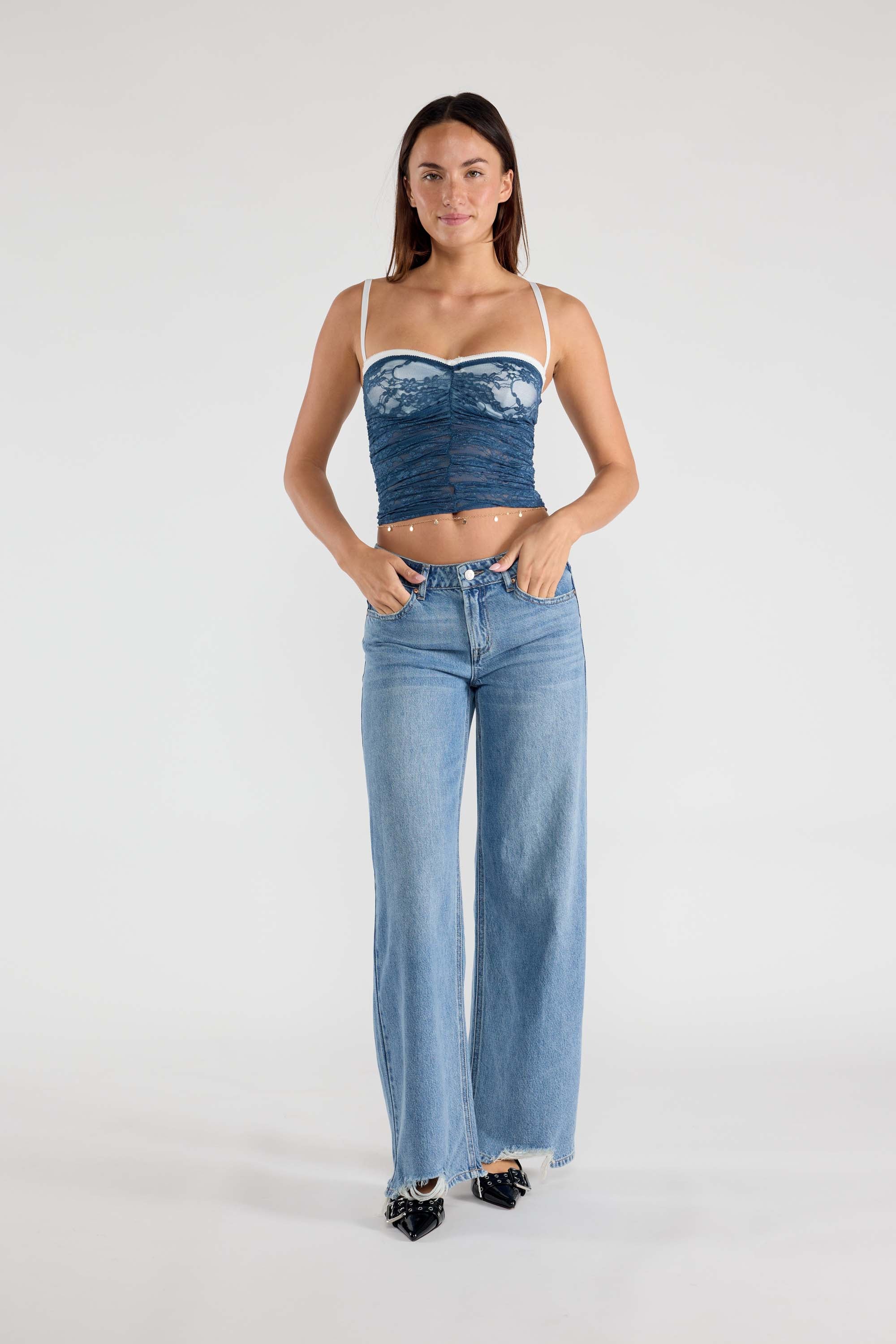 Low Waist Baggy Wide Leg Jeans with Chewed Hem 4